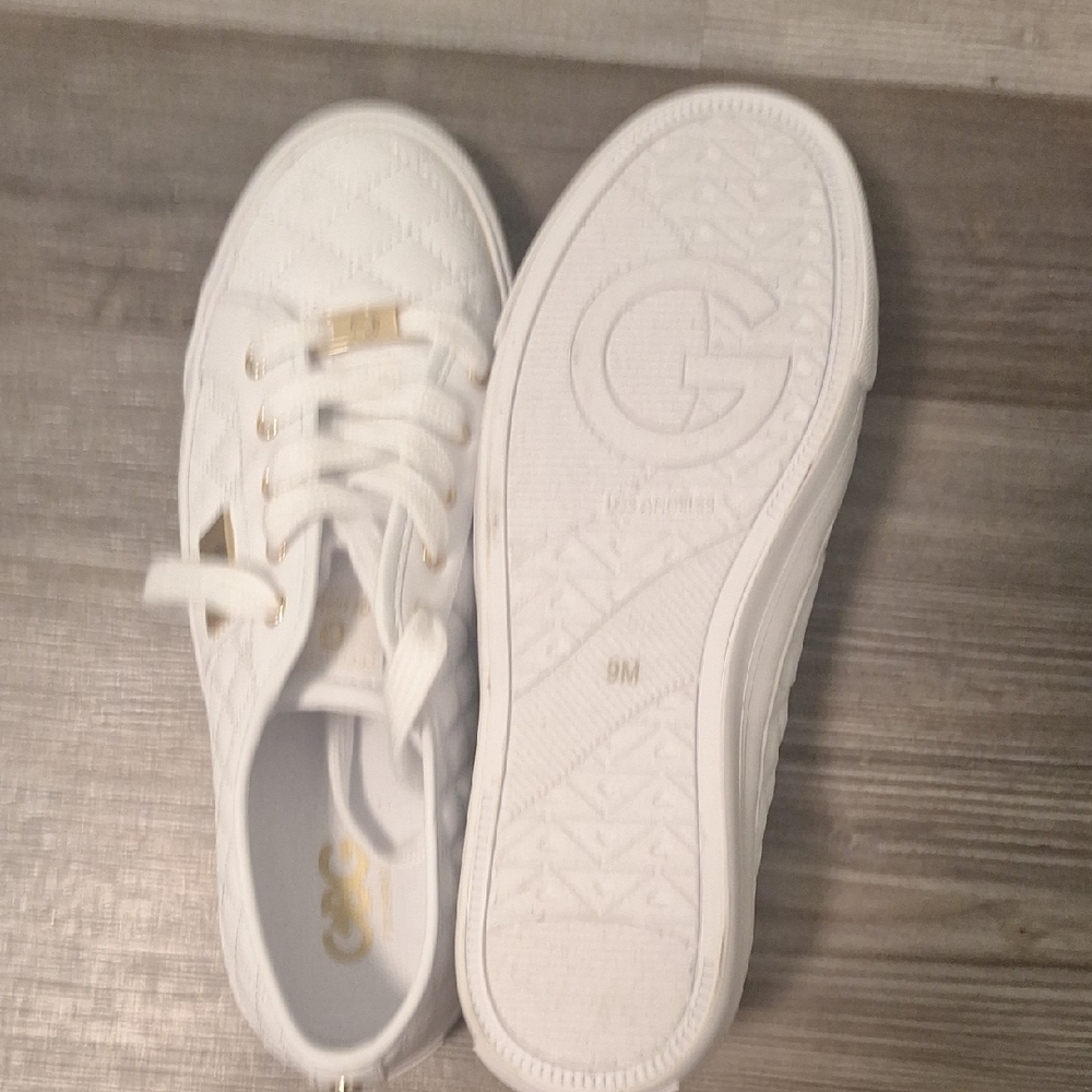 GBG Los Angeles White Minimalist Sneakers - Picture 3 of 7